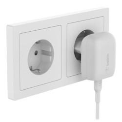 BELKIN Chargeur secteur USB-C PD 20W + cable 1m PVC C-LTG blanc