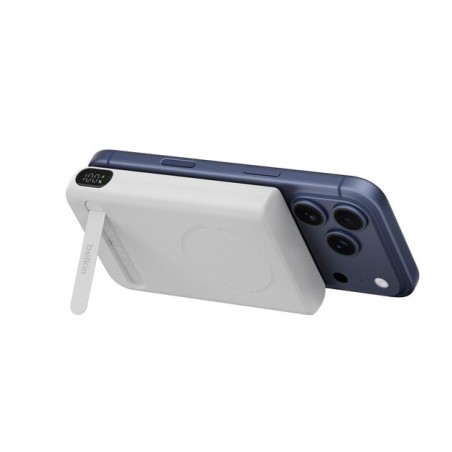 BELKIN ULTRACHARGE 10k Qi2 25w PD30w Magnetic Display Powerbank with Mag cessory and Kickstand White