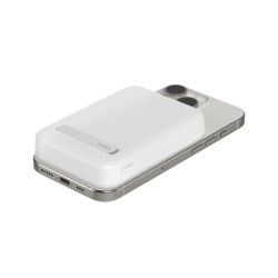 BELKIN 8k Qi2 MagSafe Compatible Powerbank with kickstand
