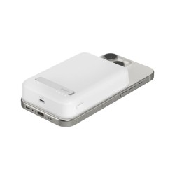 BELKIN 10k Qi2 MagSafe Compatible Powerbank with kickstand