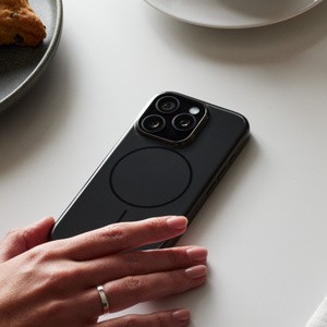 APPLE Beats iPhone 16 Pro Case with MagSafe - MidnightBlack