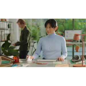 LOGITECH Lift Vertical Ergonomic Mouse Vertical mouse ergonomic left-handed optical 6 buttons wireless Bluetooth 2.4 GHz