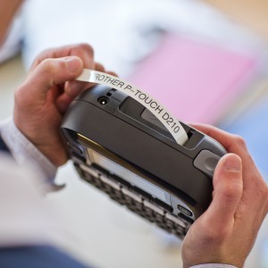 Brother PT-D210VP imprimante pour étiquettes Transfert ther | JDB-Info
