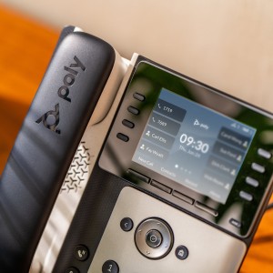 HP Poly Edge E350 IP Phone and PoE-enabled téléphone fixe N | JDB-Info